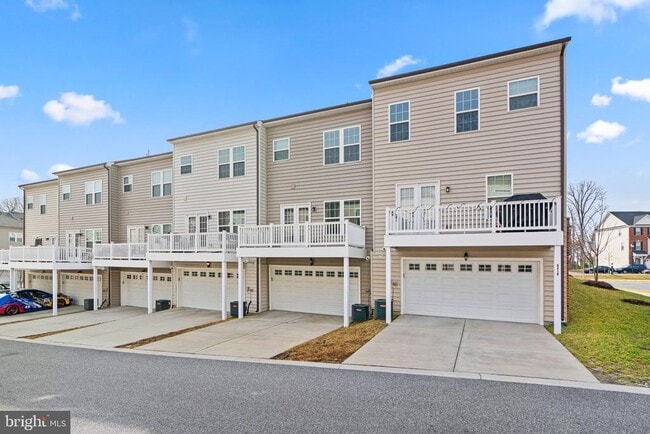 Building Photo - 9408 Adelaide Ln