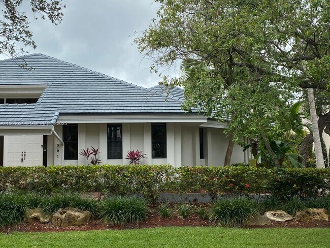 Building Photo - 301 Isla Dorada Blvd