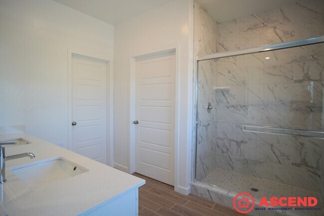 Building Photo - Stunning Home In Gossamer Grove!