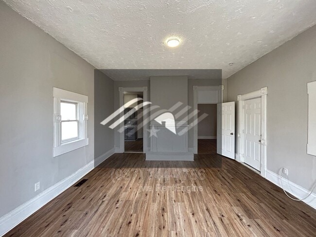 Building Photo - 815 S Main St