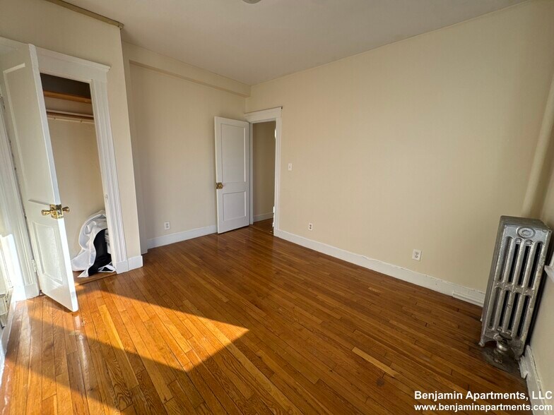 Building Photo - 120 Washington St