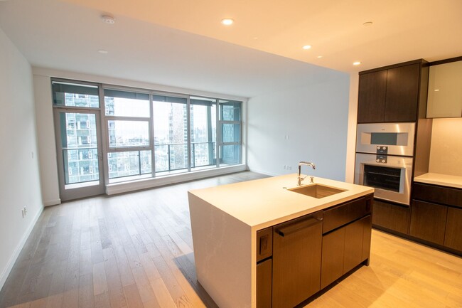 Building Photo - 1bd/1.5ba Bellevue Condo