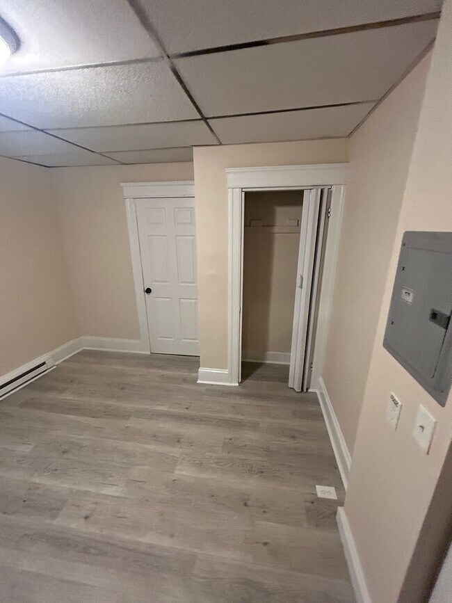 Building Photo - 1 Hitchcock Rd