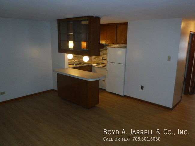 Building Photo - Immediate occupancy one bedroom