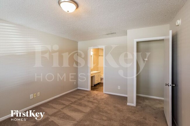 Building Photo - 12121 Belfry Dr