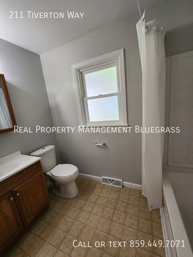 Building Photo - 211 E Tiverton Way