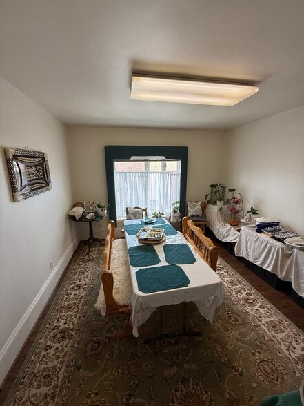 Building Photo - 504 Broadway