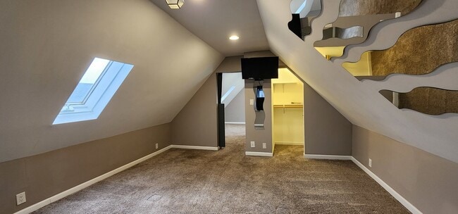 Building Photo - 5014 S Christiana Ave
