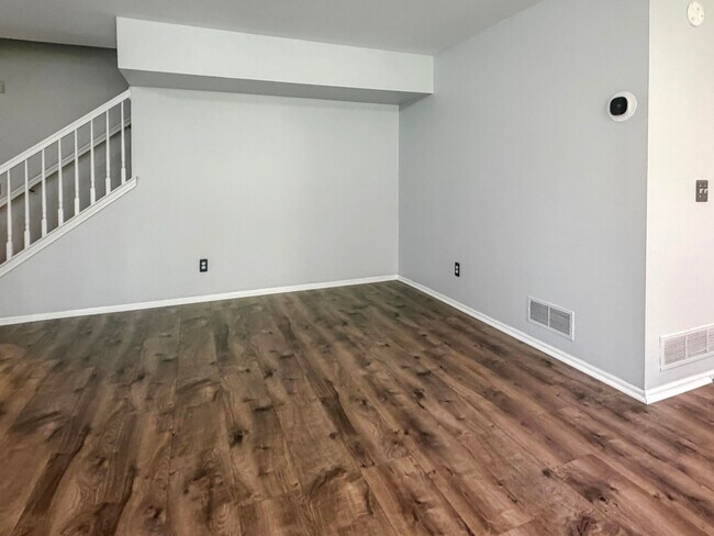 Building Photo - 2820 Barclay Wy