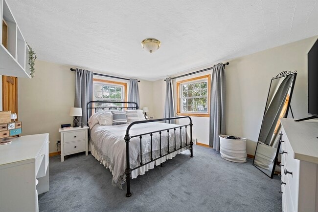 Building Photo - 95 Oriole Rd