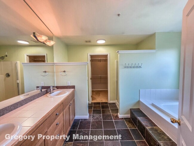 Building Photo - 12026 89th Pl NE