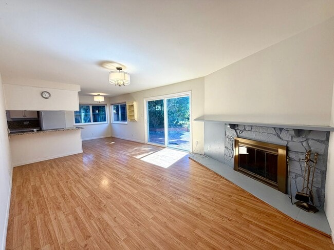 Building Photo - 943 N Patterson Ave