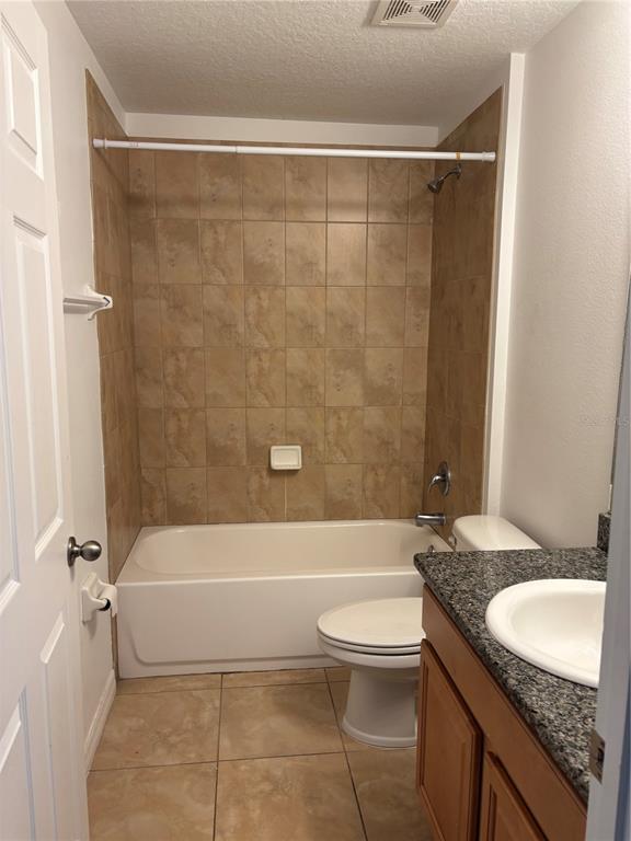 Building Photo - 6 Wood Amber Ln