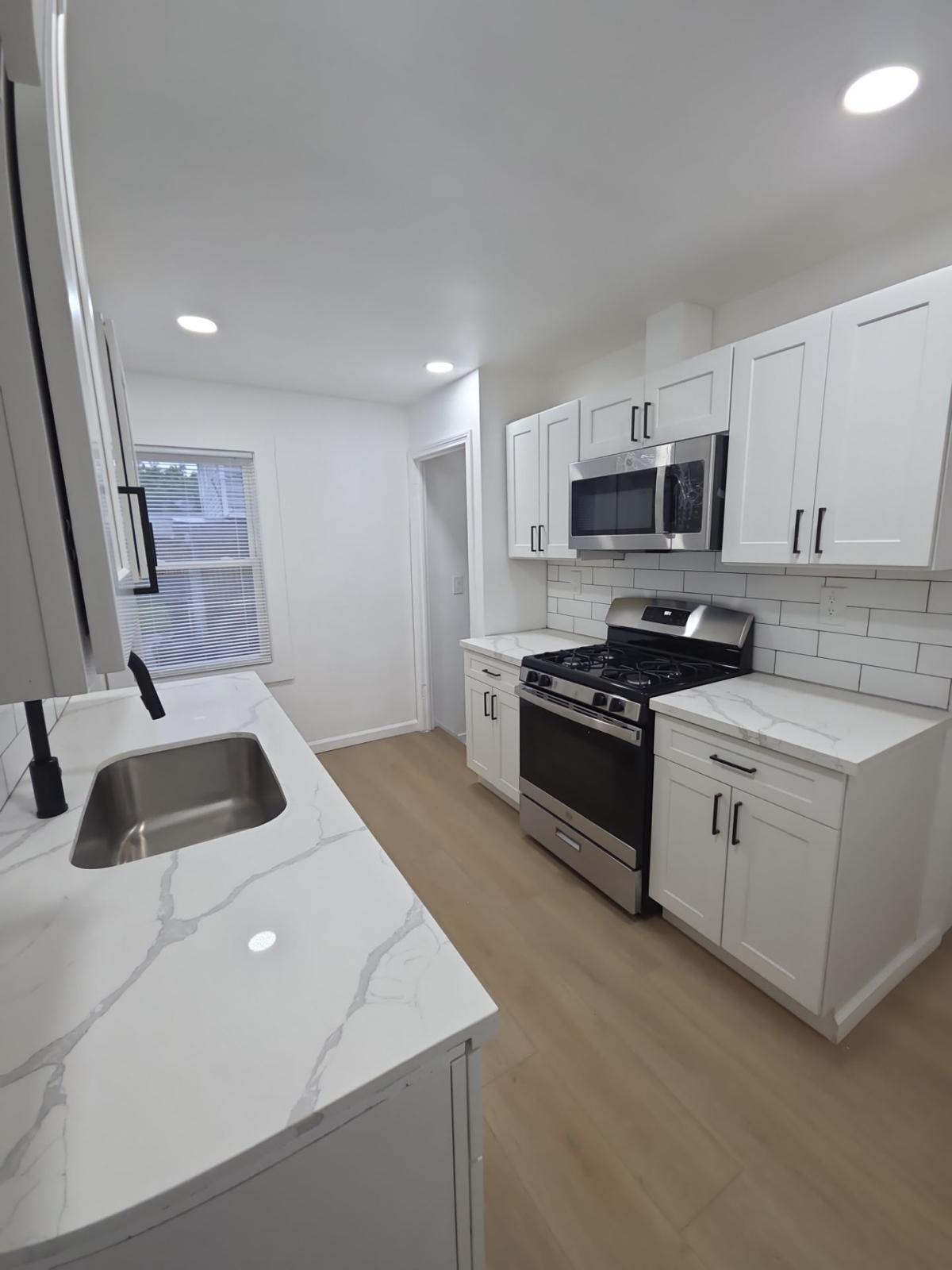 Building Photo - 509 N Rosedale Ave