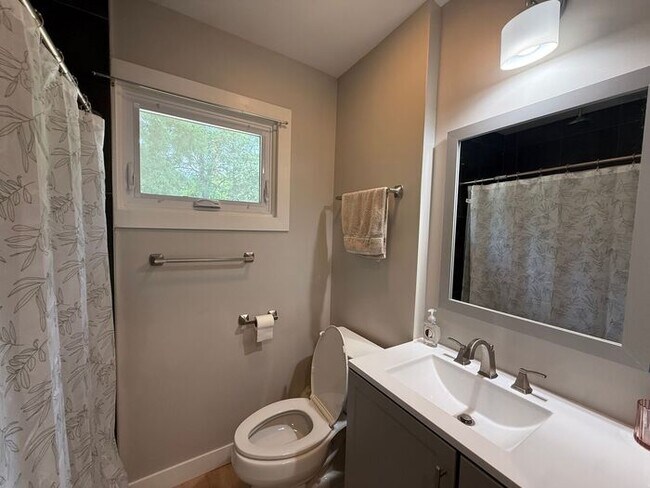 Building Photo - $1,750 | 3 Bedroom, 1 Bathroom | FULLY REMODELED | No Pets | Available for August 1st, 2026 Move in!