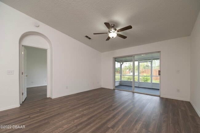 Building Photo - 3 bedrooms Port Orange