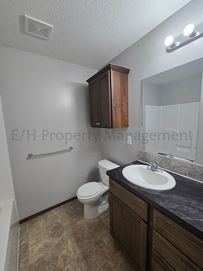 Building Photo - 5917 Millsboro St