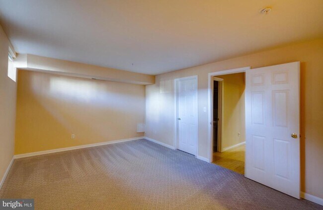 Building Photo - 303 Inspiration Ln