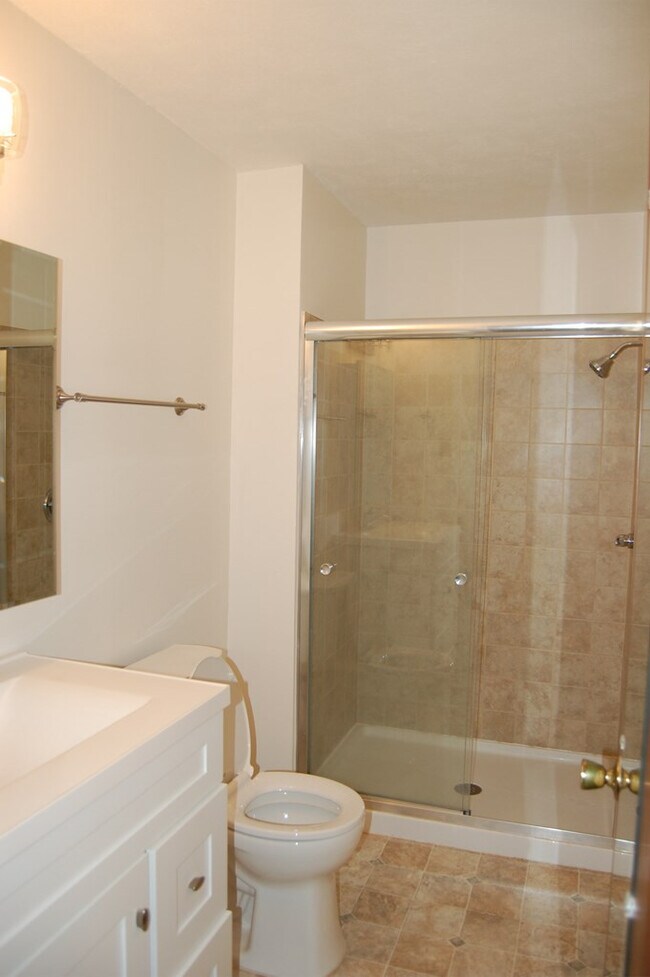 Building Photo - 123 Reedy Fork Rd