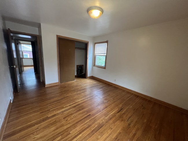 Building Photo - 2419 Plymouth Ave N