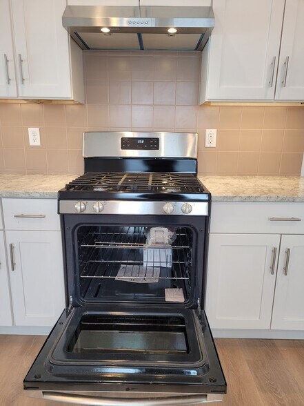 Building Photo - 3082 Norcott Dr