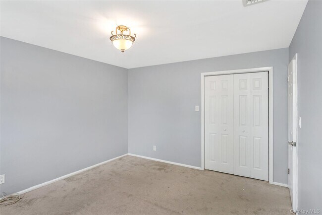 Building Photo - 15 Ingram Dr