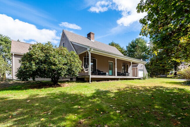 Building Photo - 131 Hemlock Dr