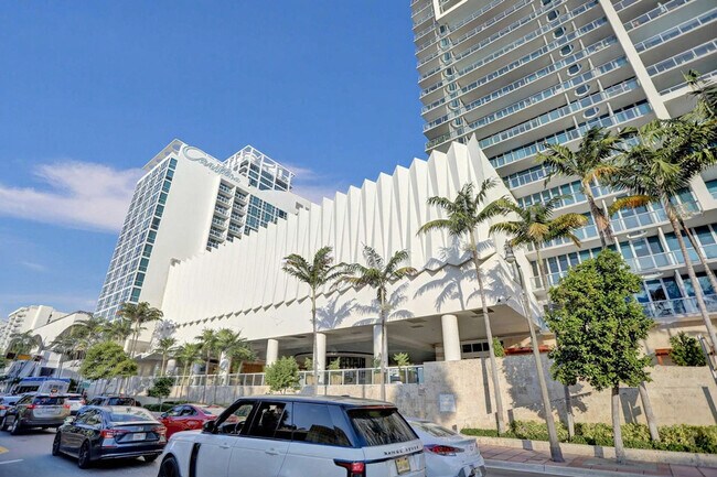 Building Photo - 6801 Collins Ave