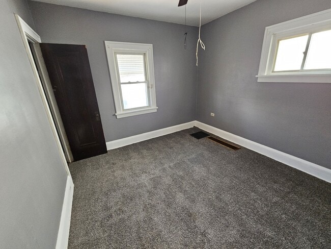 Building Photo - 4004 E 147th St