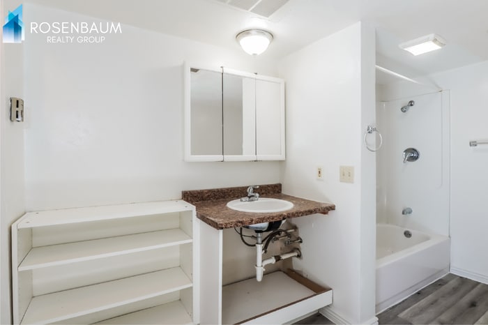 Building Photo - 770 N Dodge Blvd