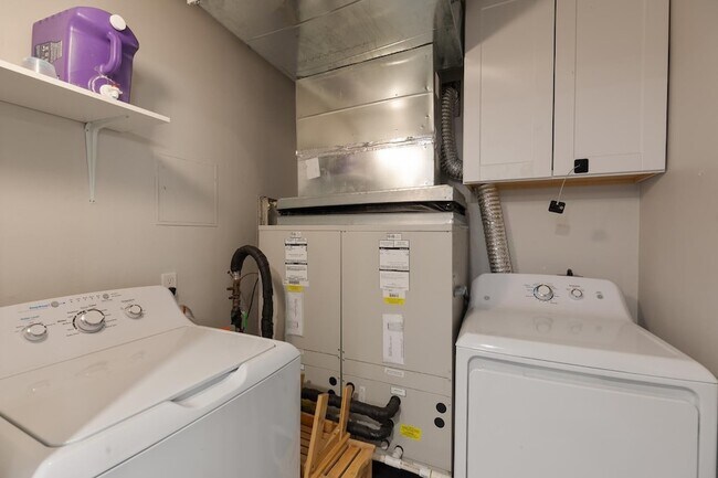 Building Photo - 6502 N Central Ave