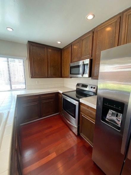 Building Photo - 4483 Oakbrook Ct