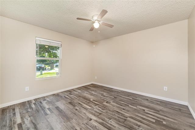 Building Photo - 100 Scarlet View