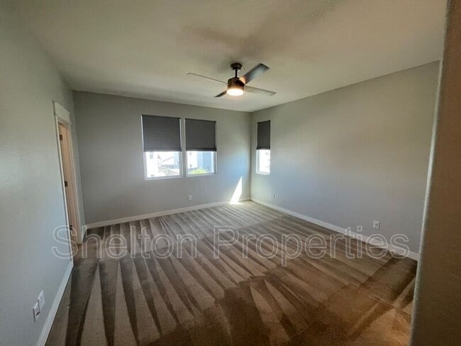 Building Photo - 391 N 157th Ln