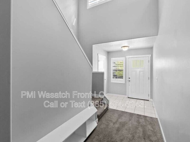 Building Photo - 589 W Life Dr