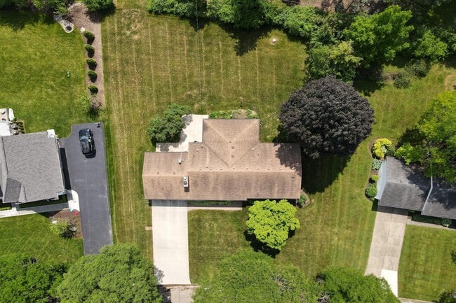 Building Photo - 3672 Middlebury Ln