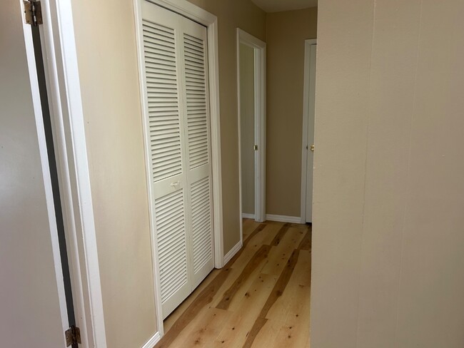 Building Photo - 908 Whitaker Dr