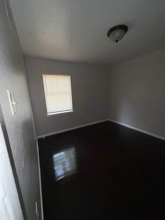 Building Photo - 2740 McGregor Ave