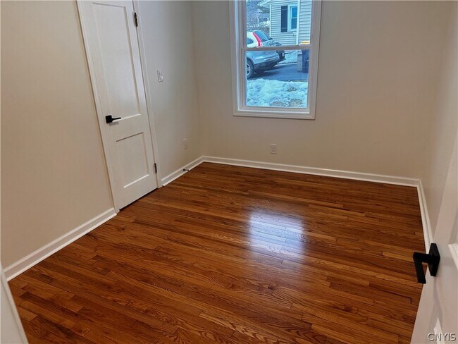 Building Photo - 14 Forest Rd