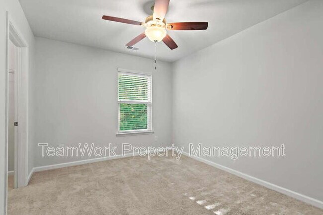 Building Photo - 145 Stoney Creek Way