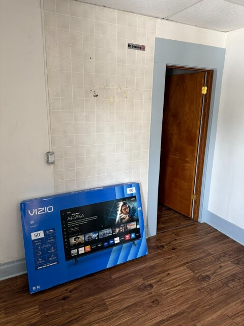 Building Photo - 708 Mills St