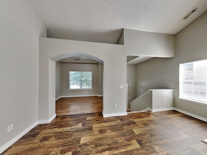 Building Photo - 4105 Robin Cir