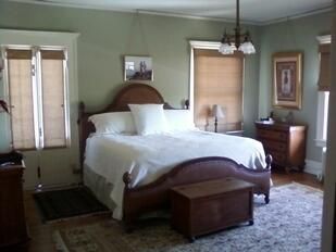 Building Photo - 628 W Yandell Dr