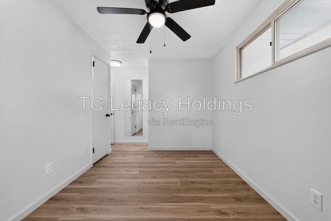Building Photo - 729 Ridgeway Ave