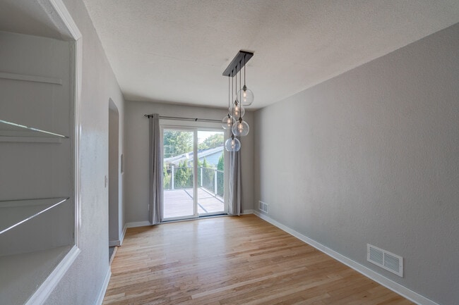 Building Photo - 5212 Midmoor Rd