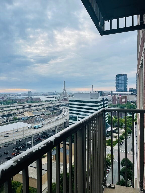 Building Photo - 10 Museum Way