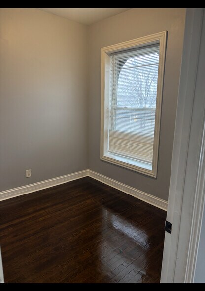 Building Photo - 3851 W Adams St