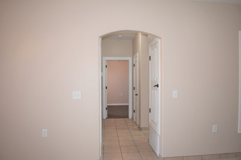 Building Photo - 6325 Reynolds Dr