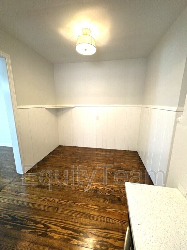 Building Photo - 6427 Montgomery Rd