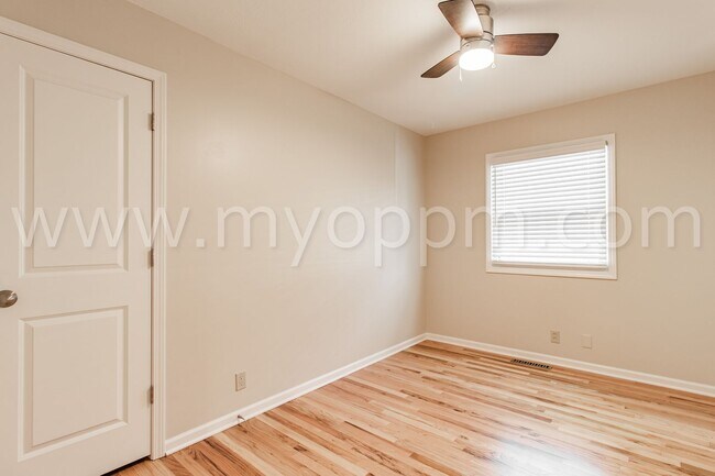 Building Photo - Pristine 4 Bedroom / 2 Bathroom Home | Wes...